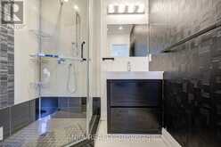 7 HAWTIN LANE | Aurora Ontario | Slide Image Thirty-two