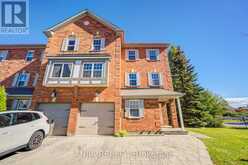 7 HAWTIN LANE | Aurora Ontario | Slide Image Three