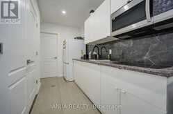 7 HAWTIN LANE | Aurora Ontario | Slide Image Seven