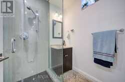 7 HAWTIN LANE | Aurora Ontario | Slide Image Nine