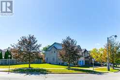 35 HARTWELL WAY | Aurora Ontario | Slide Image Two