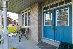 35 HARTWELL WAY | Aurora Ontario | Slide Image Three