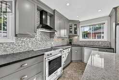 110 MURRAY DRIVE | Aurora Ontario | Slide Image Eight