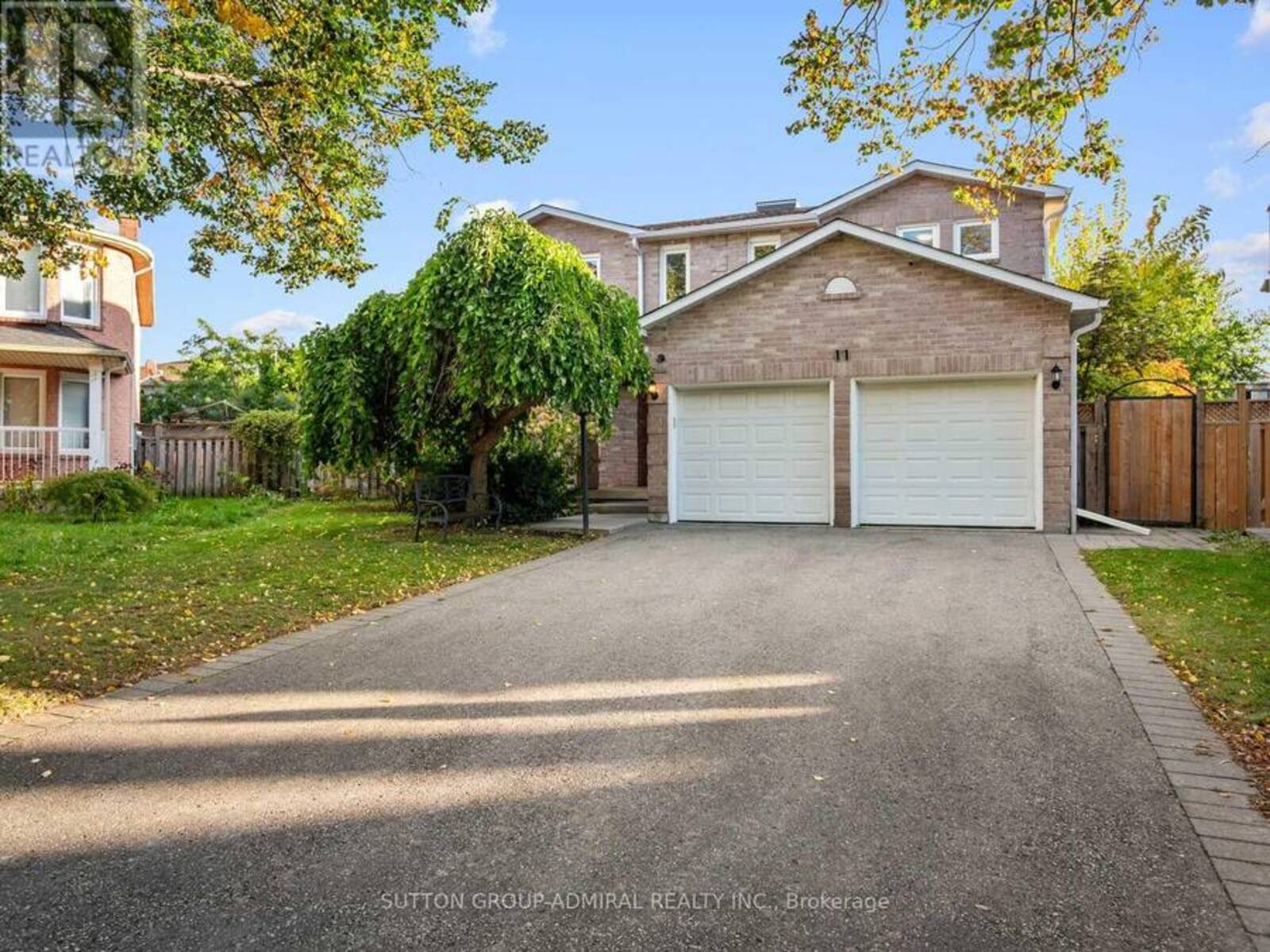 11 ESPBY COURT, Richmond Hill, Ontario L4C 9L2