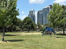 4635 REGENTS TERRACE | Mississauga Ontario | Slide Image Nine