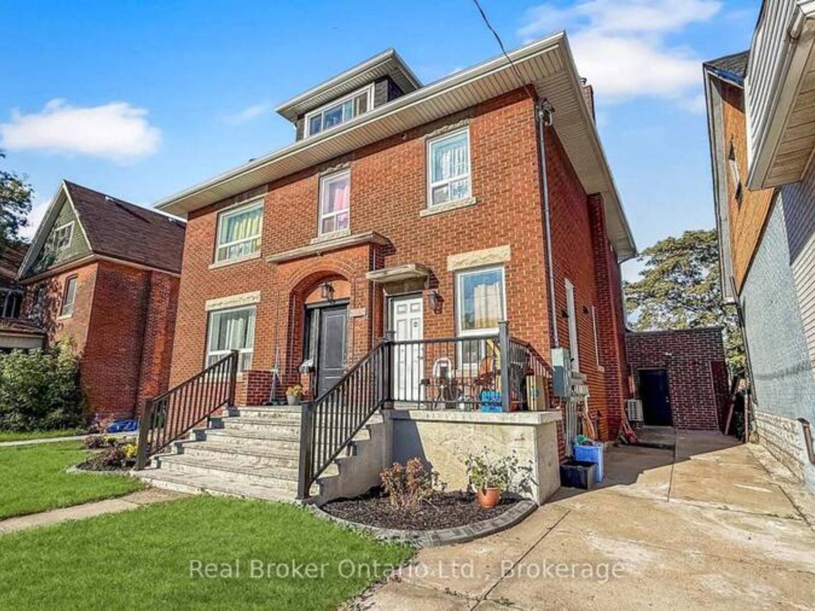 119 OTTAWA STREET N, Hamilton, Ontario L8H 3Y9