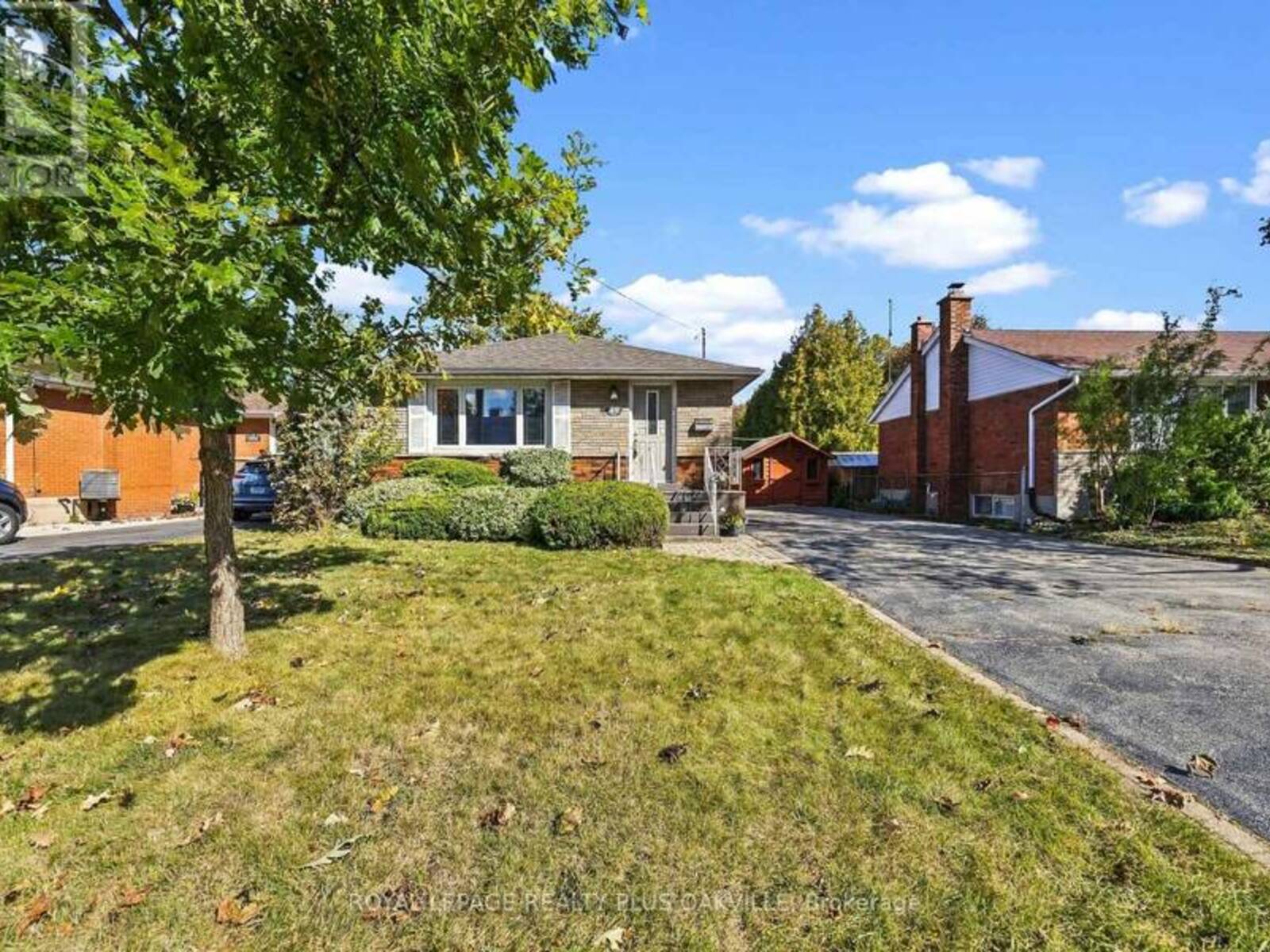 19 ENDFIELD AVENUE, Hamilton, Ontario L8T 2L3