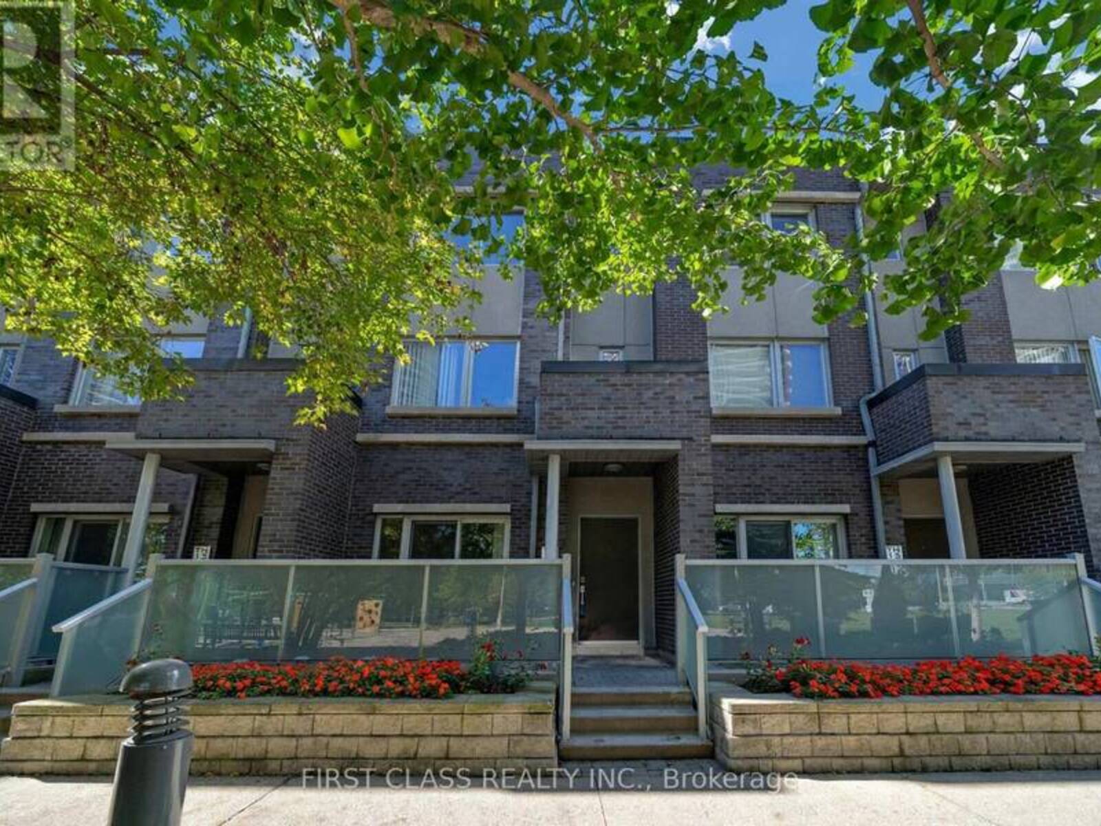 14 - 310 VILLAGE GREEN SQUARE, Toronto, Ontario M1S 0L1