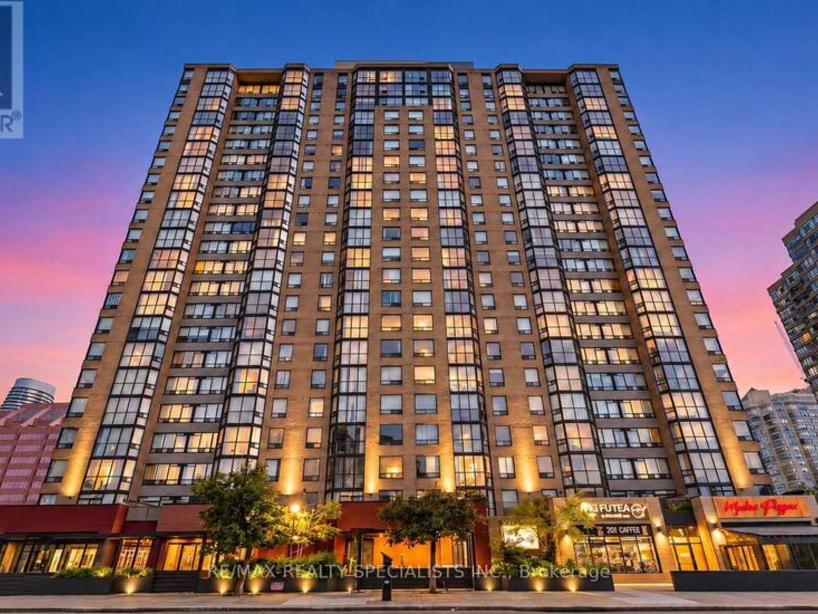 2202 - 285 ENFIELD PLACE, Mississauga, Ontario L5B 3Y6
