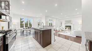 6 TENTONE COURT | Richmond Hill Ontario | Slide Image Sixteen