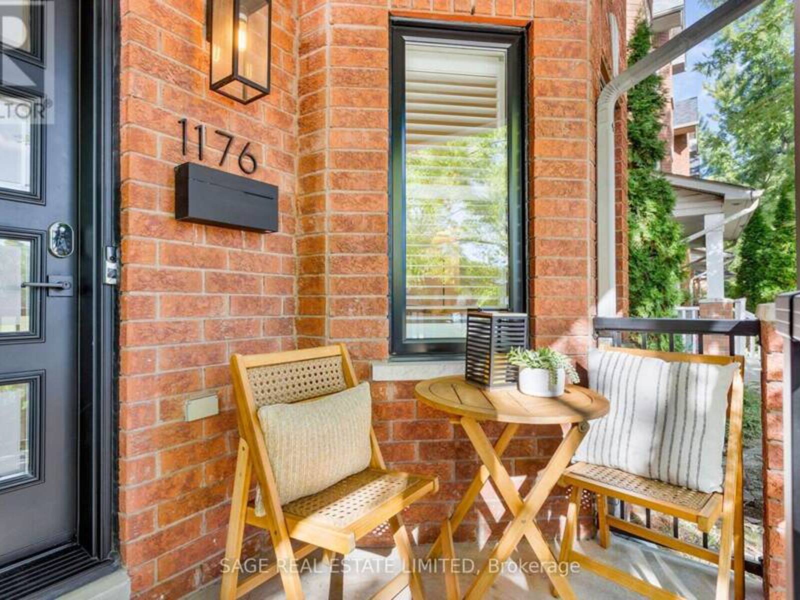 1176 SHAW STREET, Toronto, Ontario M6G 3N6