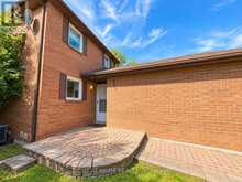 32 ARANKA COURT | Richmond Hill Ontario | Slide Image Four