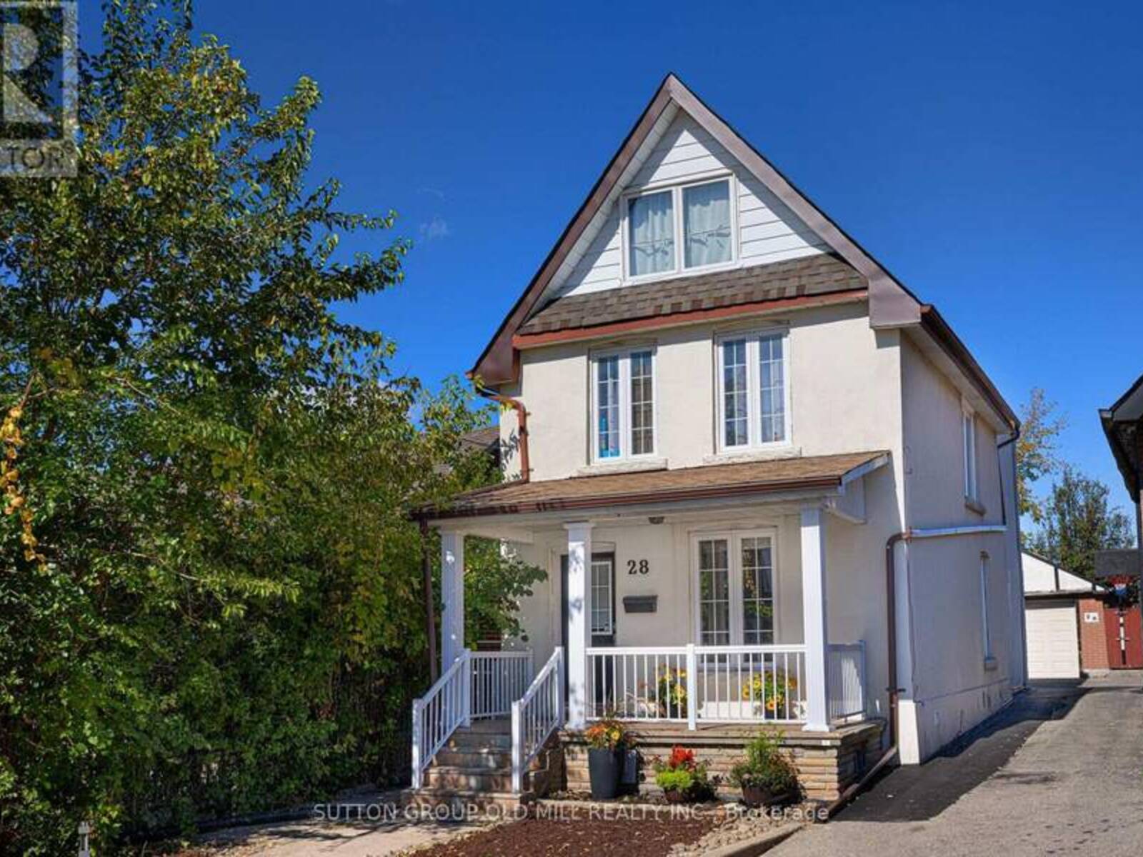 28 HOLWOOD AVENUE, Toronto, Ontario M6M 1P5