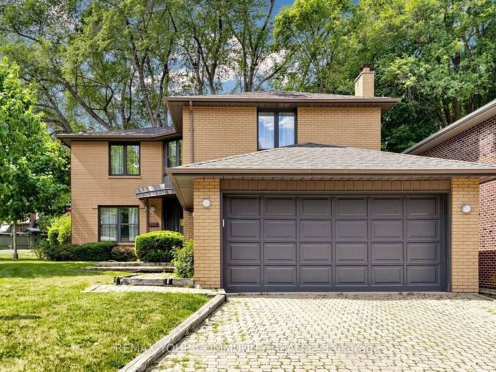 2 TRIMONTIUM CRESCENT, Toronto, Ontario M4C 5N7