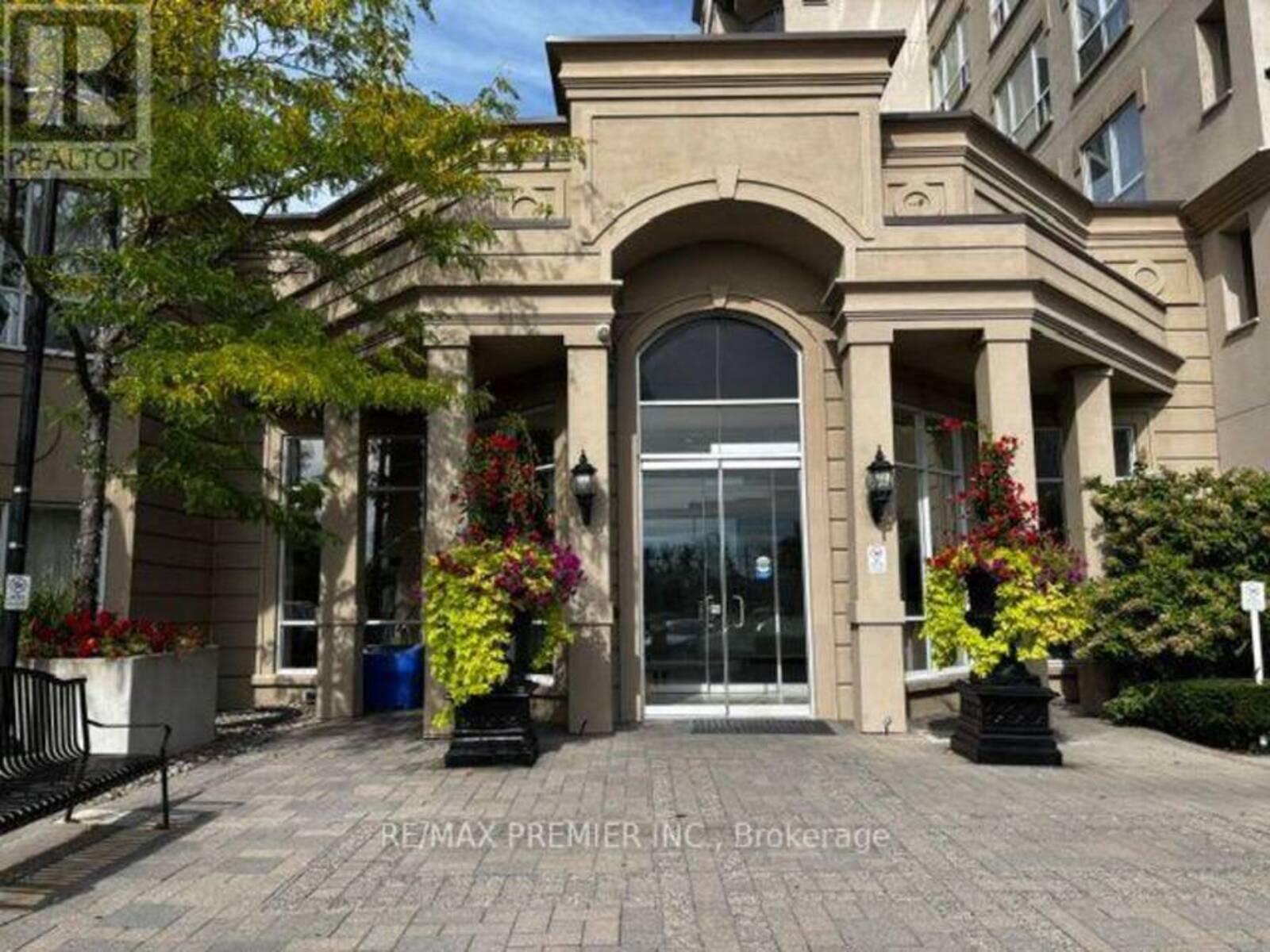 712 - 2 MAISON PARC COURT, Vaughan, Ontario L4J 9K4
