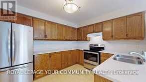 102 COLUMBIA ROAD | Barrie Ontario | Slide Image Sixteen