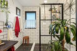 919 RIDGE ROAD | Hamilton Ontario | Slide Image Seventeen