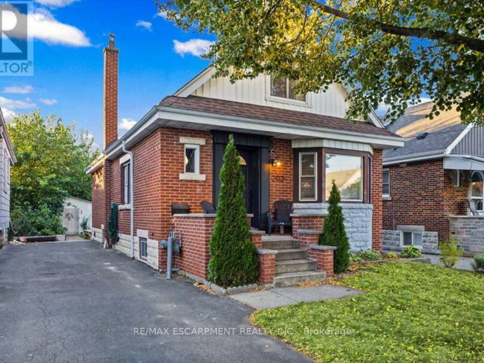 202 HUXLEY AVENUE S, Hamilton, Ontario L8K 2R3