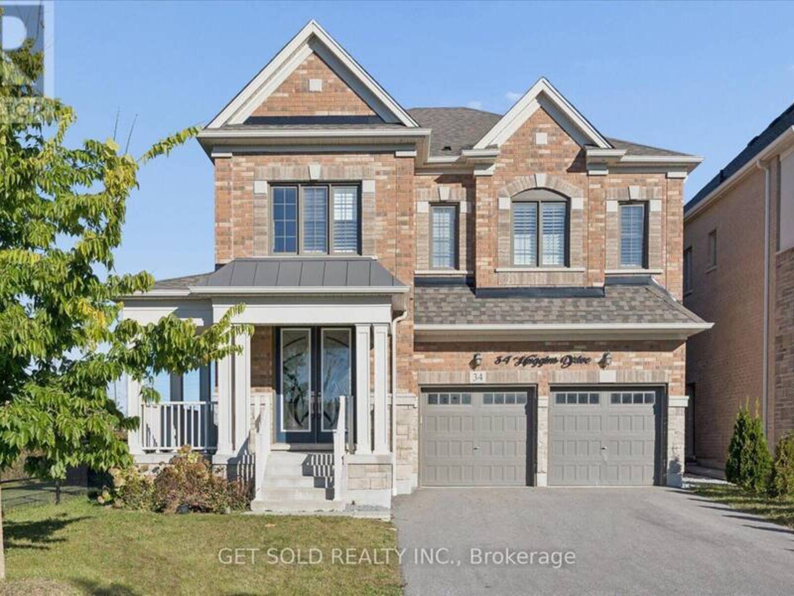 34 HUGGINS DRIVE, Whitby, Ontario L1P 0N4