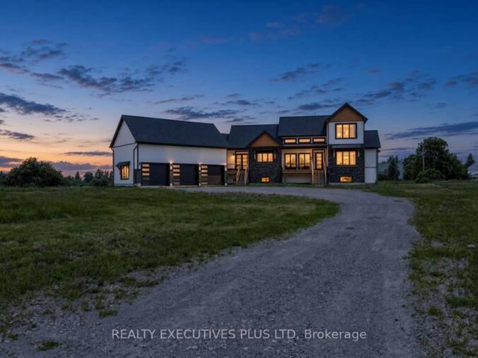 16 CAMBRAY ROAD, Kawartha Lakes, Ontario K0M 1G0