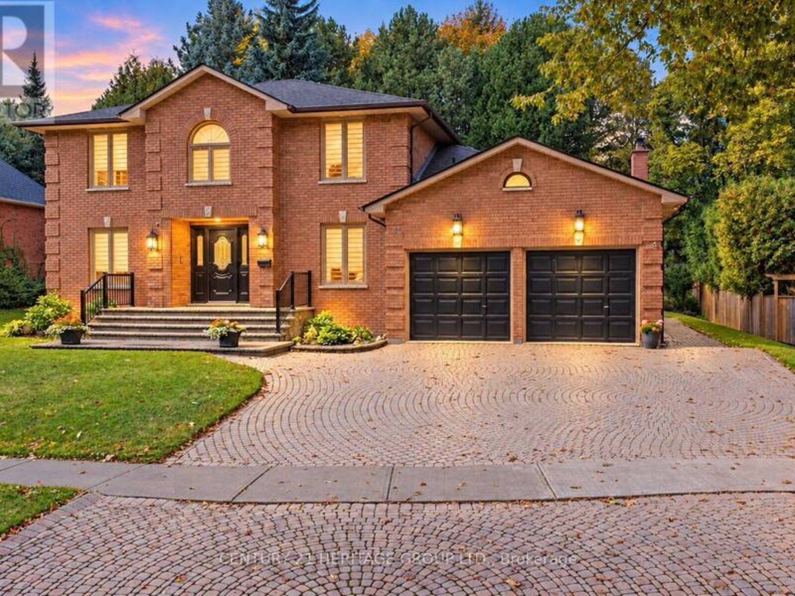 144 LOVERS LANE, Ancaster, Ontario L9G 1G8