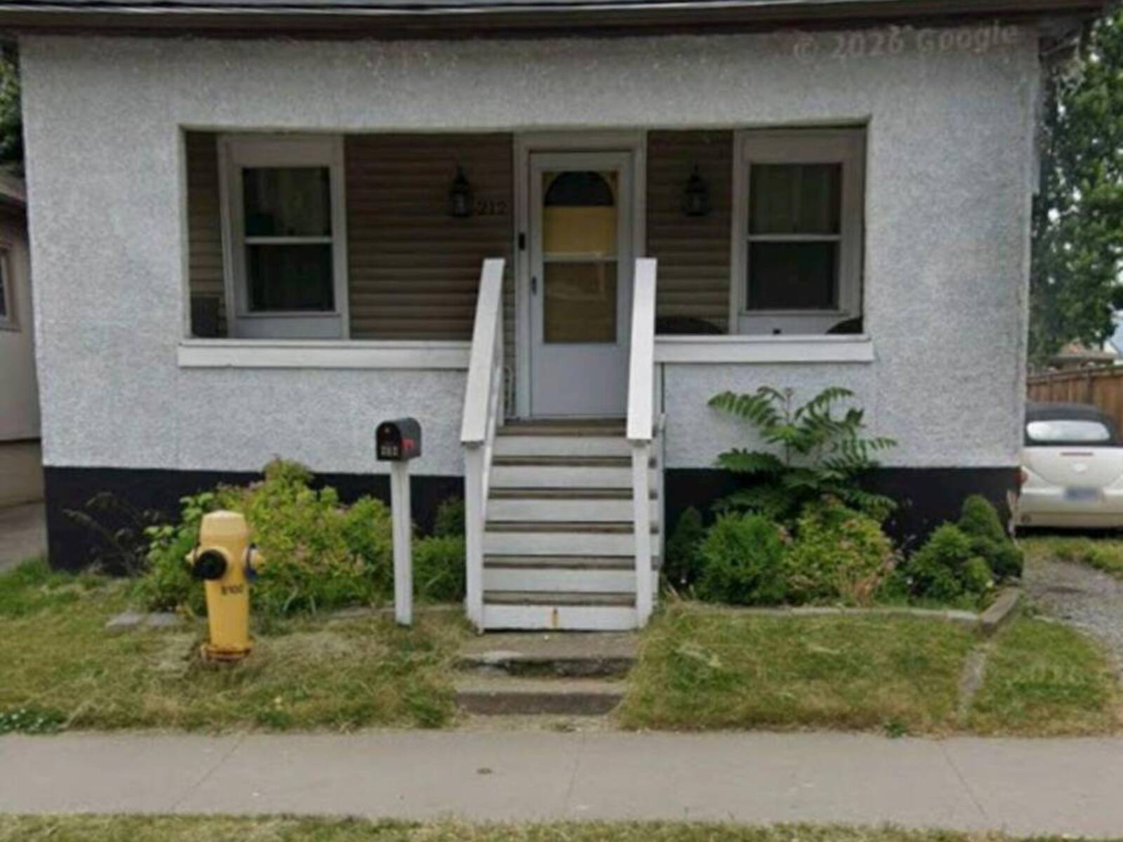 212 NIAGARA STREET, St. Catharines, Ontario L2M 4V4