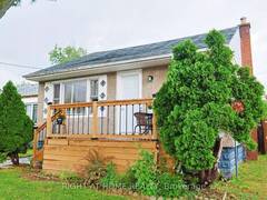 82 NORMANHURST AVENUE Hamilton Ontario, L8H 5M6