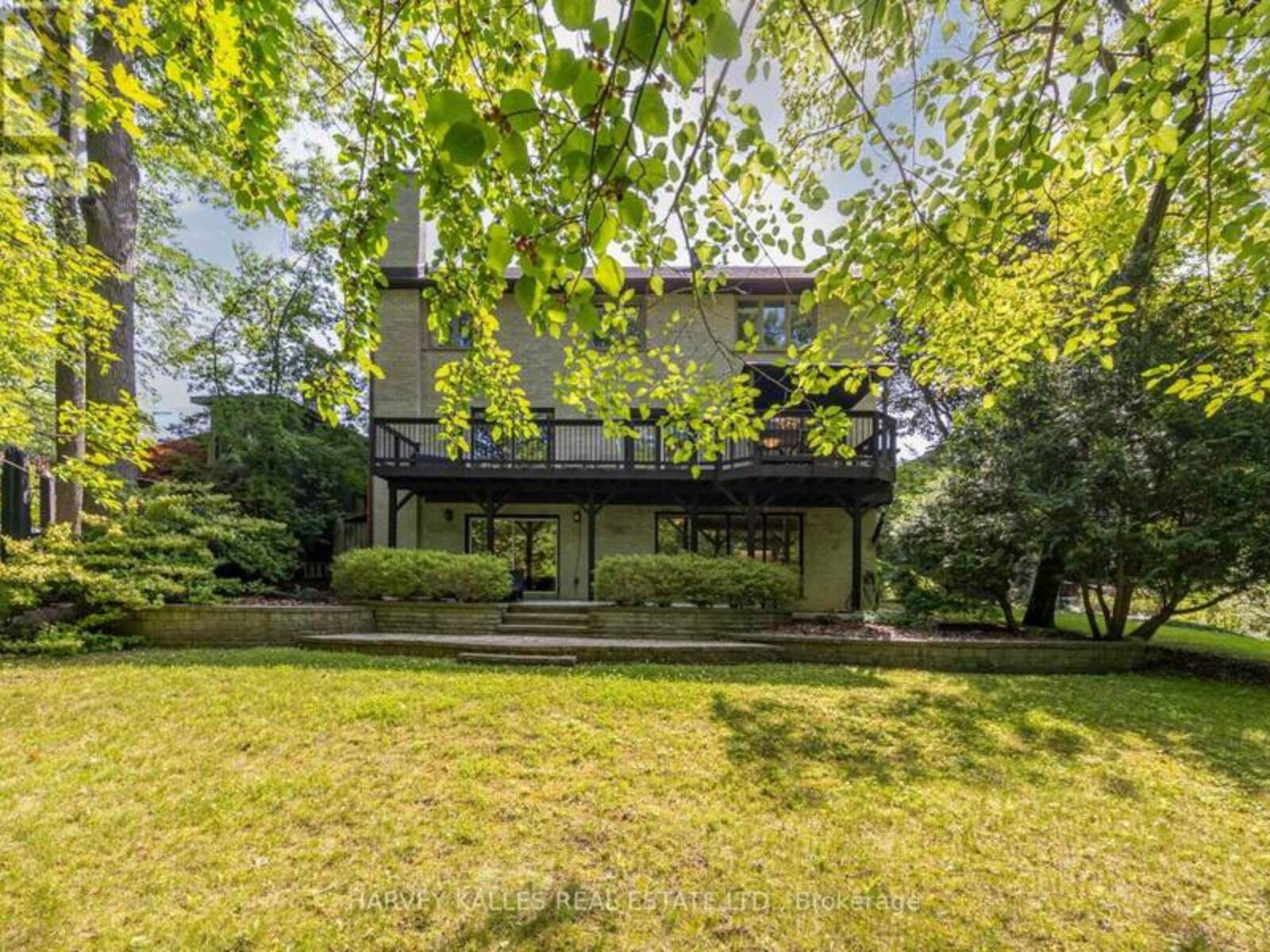 19 RIDGEGATE CRESCENT, Toronto, Ontario M8Y 2C9