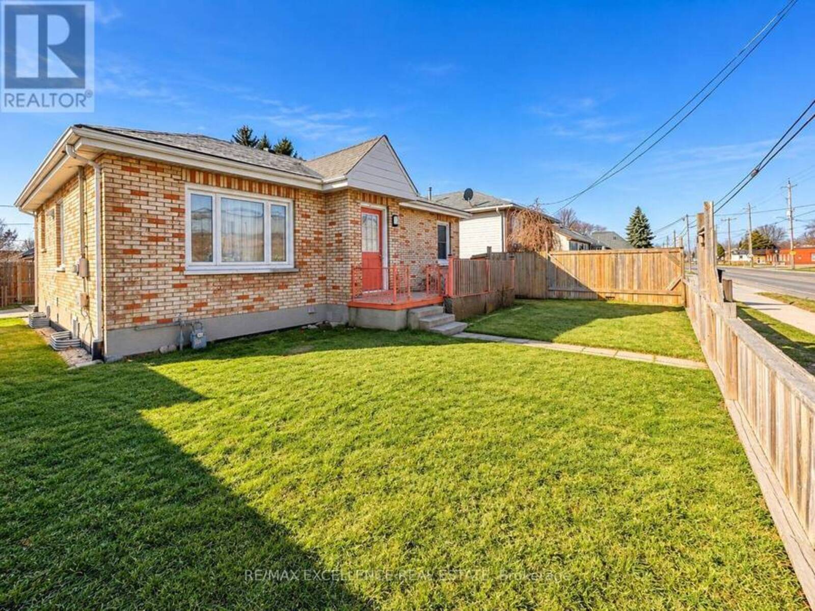 1227 TRAFALGAR STREET, London, Ontario N5Z 1H6