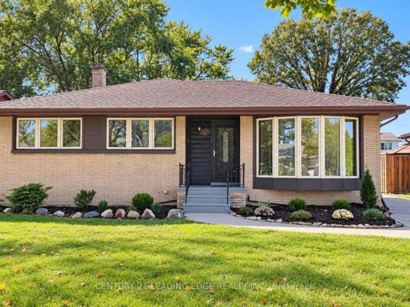 1275 PARKVIEW AVENUE, Windsor, Ontario N8S 2X8
