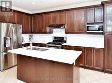 42 GRAYLEAF DRIVE | Whitchurch-Stouffville Ontario | Slide Image Thirteen