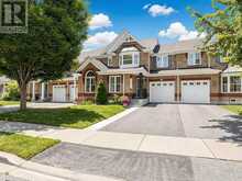 203 CHILCOTT CRESCENT | Newmarket Ontario | Slide Image Three