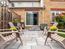 203 CHILCOTT CRESCENT | Newmarket Ontario | Slide Image Five