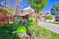 322 HARRY BEER COURT | Newmarket Ontario | Slide Image Two