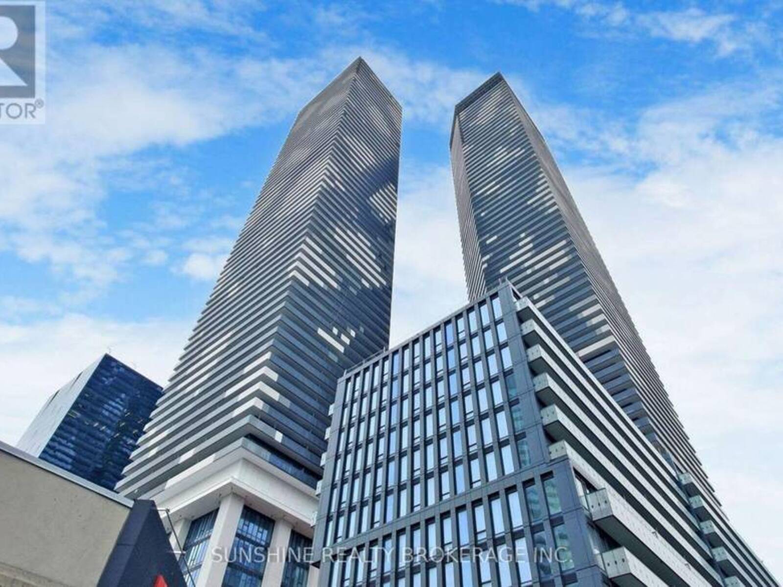 PH212 - 138 DOWNES STREET, Toronto, Ontario M5E 0E4