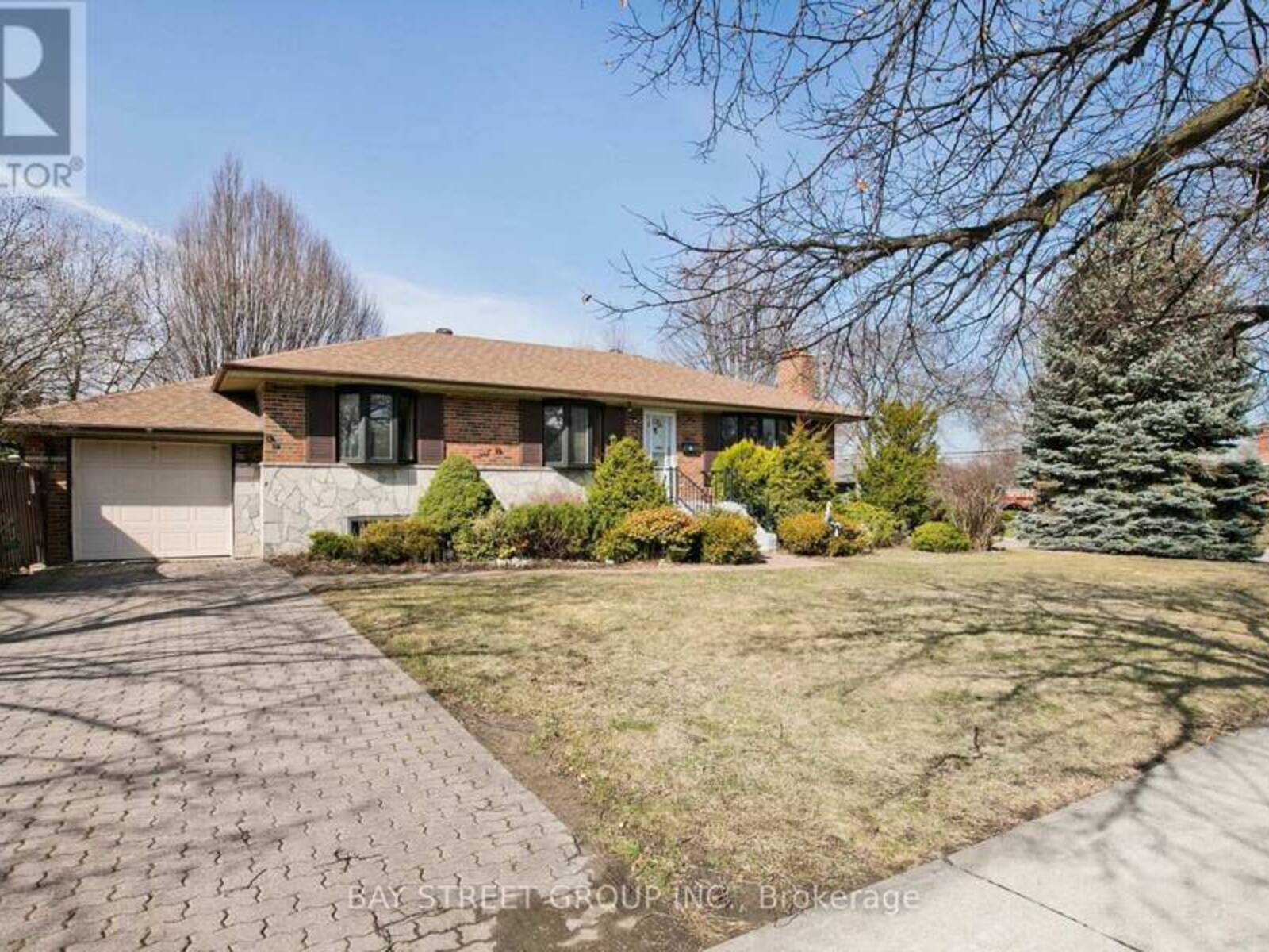 67 ELVASTON DRIVE, Toronto, Ontario M4A 1N5