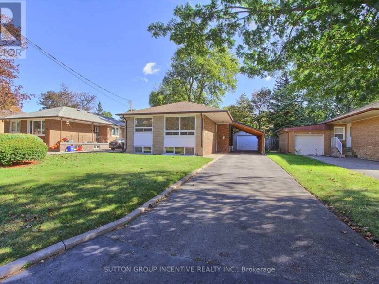 43 SUSSEX AVENUE, Richmond Hill, Ontario L4C 2E5