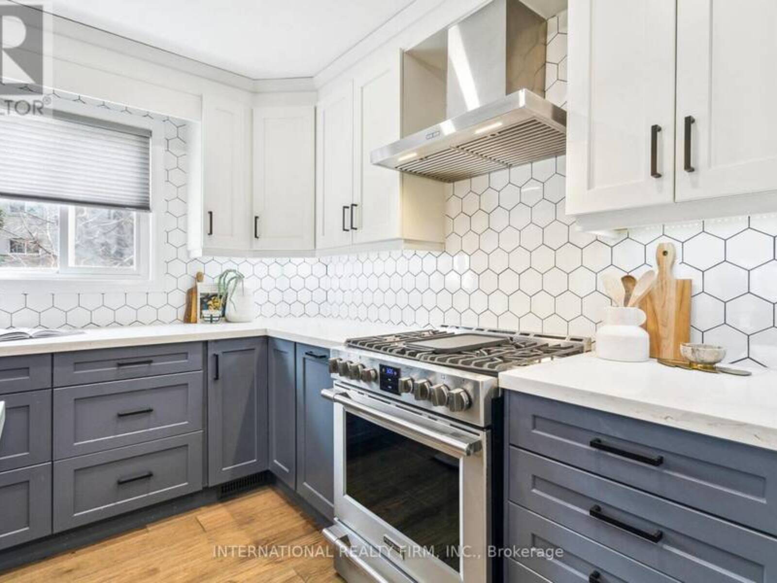 50 DENISON AVENUE, Toronto, Ontario M5T 2M8