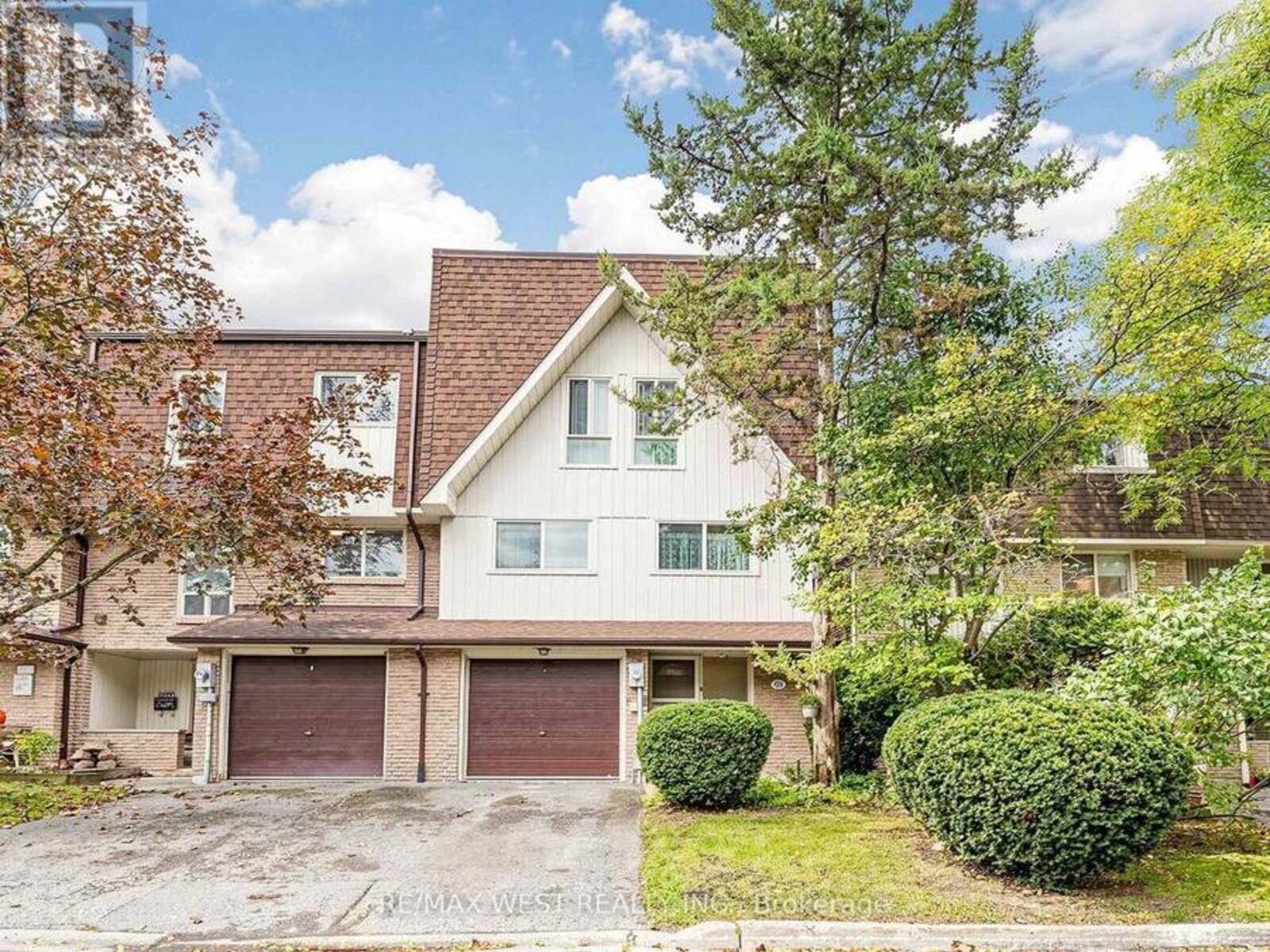 44 - 121 POPLAR CRESCENT, Aurora, Ontario L4G 3M4