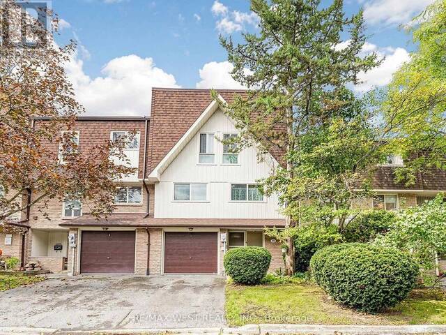 44 - 121 POPLAR CRESCENT Aurora Ontario, L4G 3M4 - Property For Sale