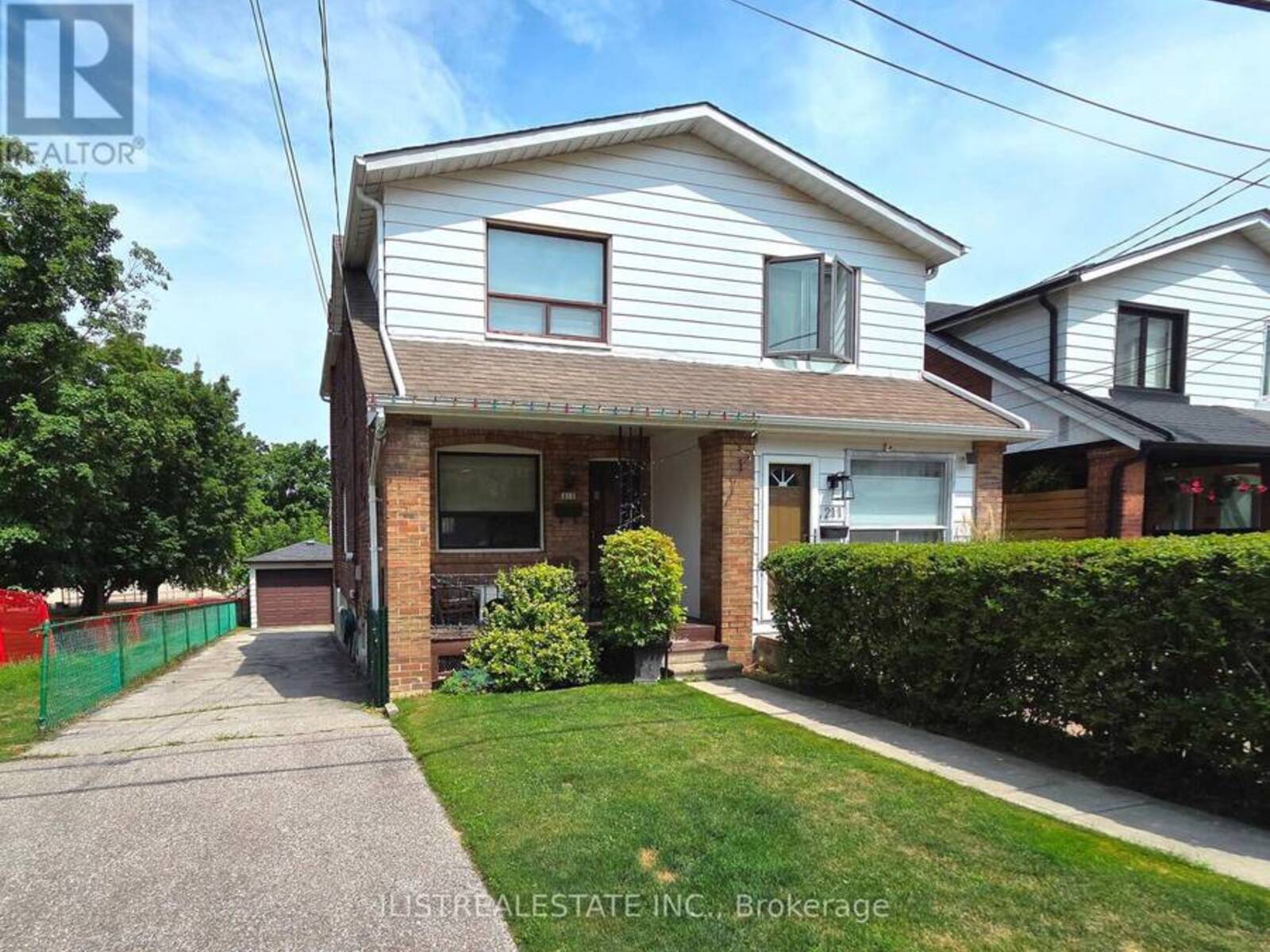 213 BLANTYRE AVENUE, Toronto, Ontario M1N 2R7