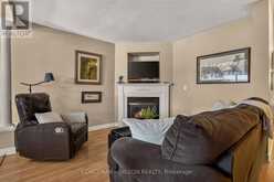 14 - 2871 DARIEN ROAD | Burlington Ontario | Slide Image Three