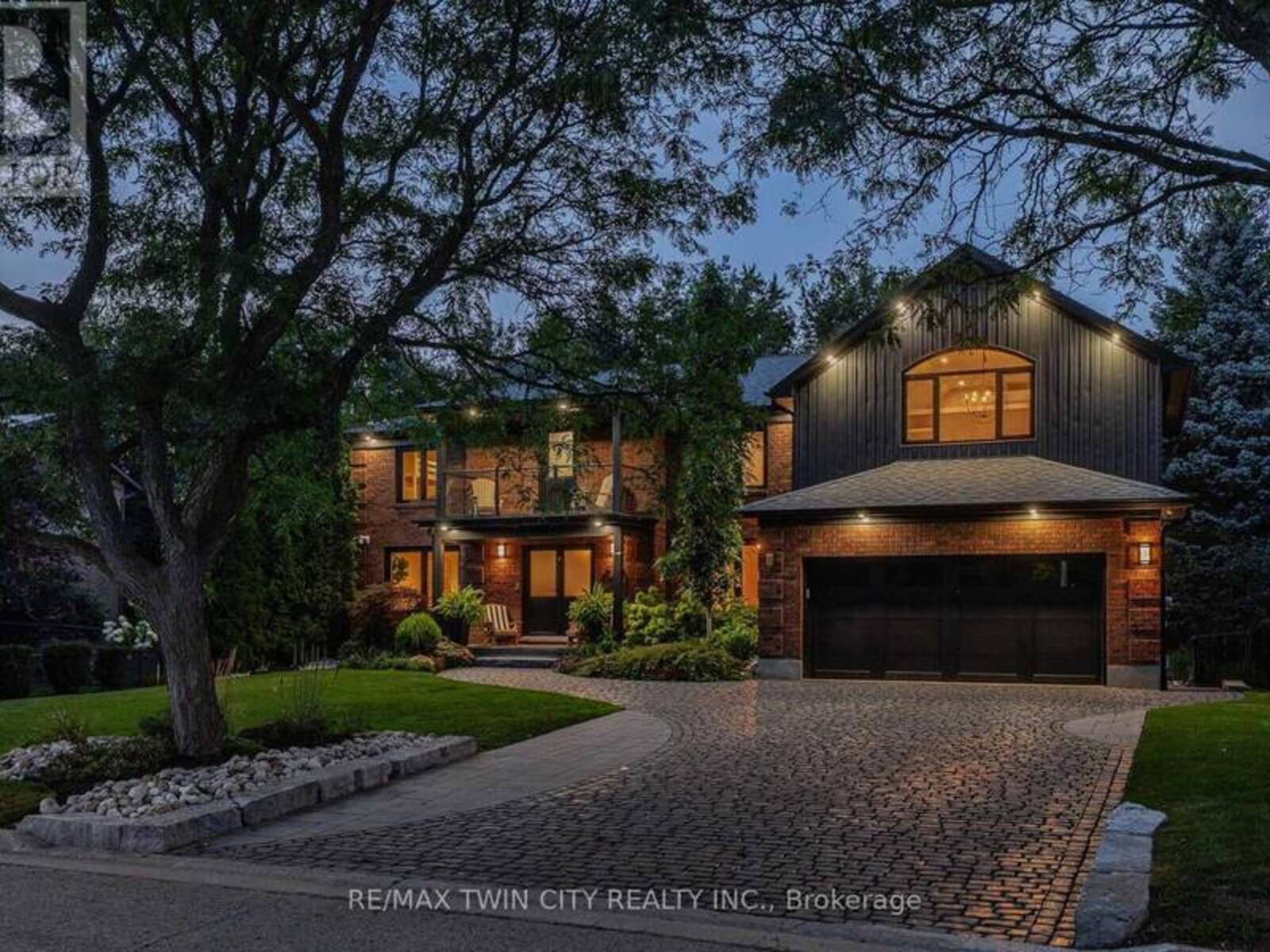 50 ROEHAMPTON COURT, Kitchener, Ontario N2A 3L1