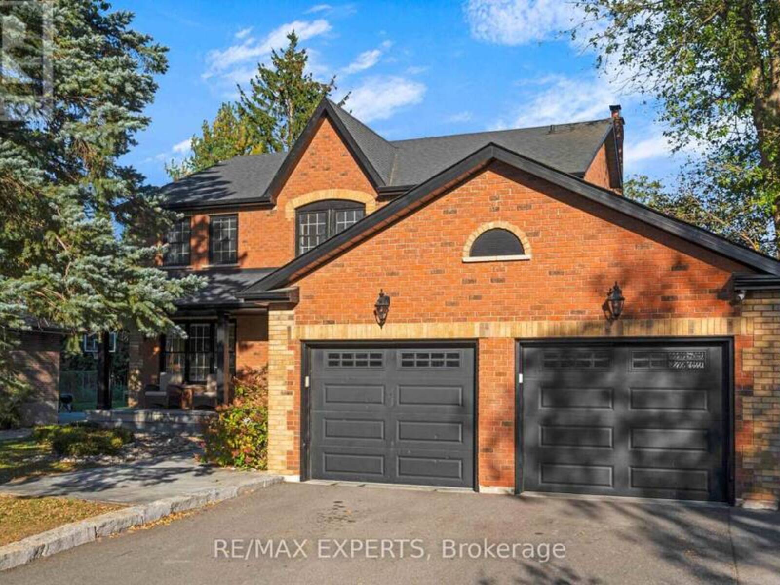 61 FISHER STREET, King, Ontario L7B 1G3