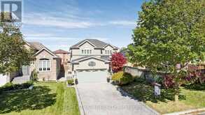 44 ROBERTSON CLOSE | Vaughan Ontario | Slide Image Three