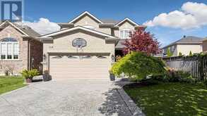 44 ROBERTSON CLOSE | Vaughan Ontario | Slide Image Two