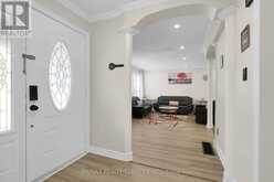 17 AVENING DRIVE | Toronto Ontario | Slide Image Four