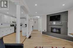 17 AVENING DRIVE | Toronto Ontario | Slide Image Eight