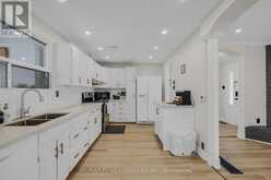 17 AVENING DRIVE | Toronto Ontario | Slide Image Nine