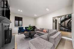 54 THEOBALDS CIRCLE | Richmond Hill Ontario | Slide Image Thirteen